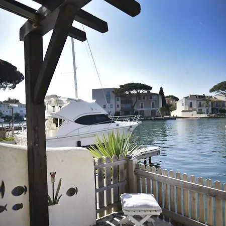Huebsches Haus Direkt Am Wasser, St. Tropez 15 Min!