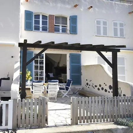 Casa de Férias Huebsches Haus Direkt Am Wasser, St. Tropez 15 Min! Grimaud