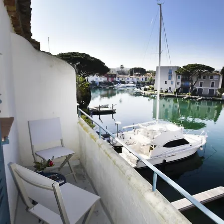 Ferienhaus Hübsches Haus Direkt Am Wasser, St. Tropez 15 Min!