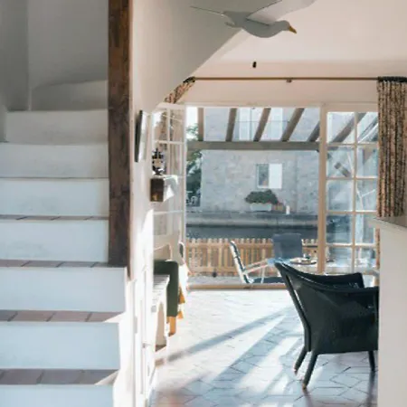 Hübsches Haus Direkt Am Wasser, St. Tropez 15 Min! Ferienhaus *