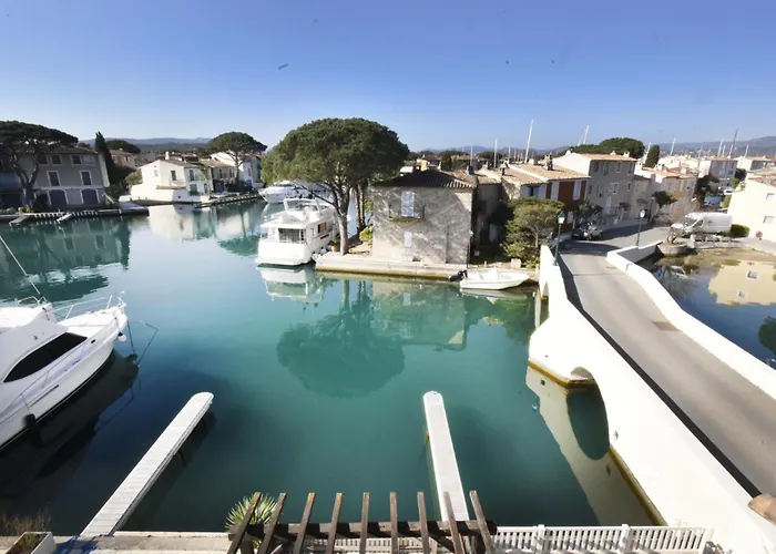 Huebsches Haus Direkt Am Wasser, St. Tropez 15 Min! * Grimaud