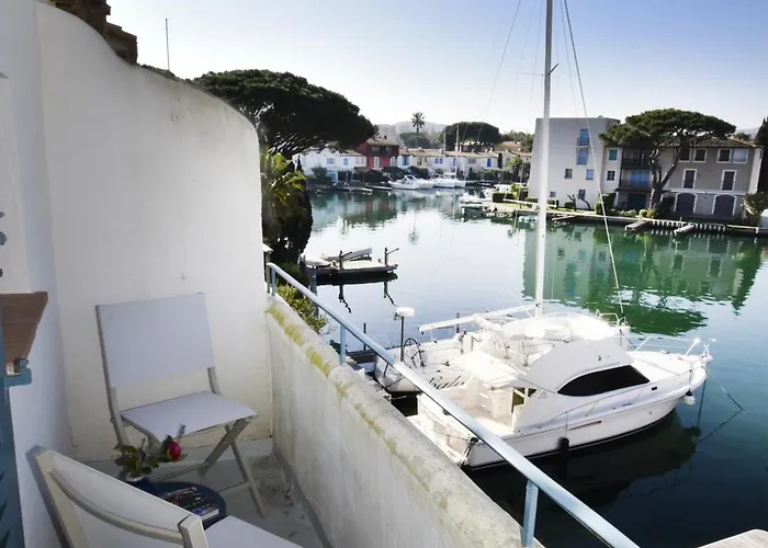 Casa de Férias Huebsches Haus Direkt Am Wasser, St. Tropez 15 Min!