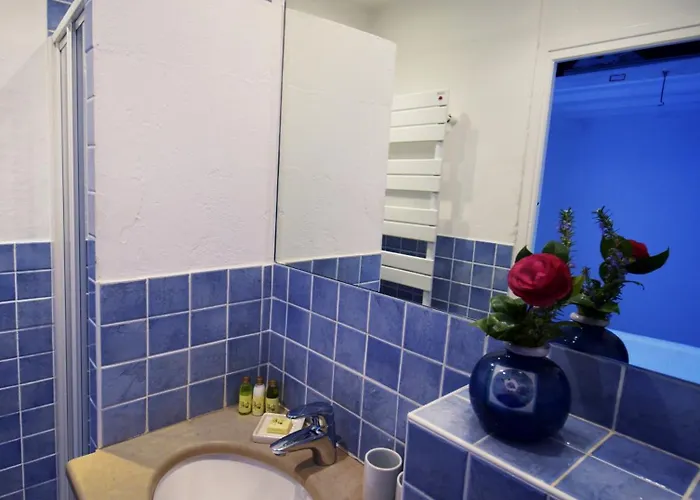 Huebsches Haus Direkt Am Wasser, St. Tropez 15 Min! * Grimaud