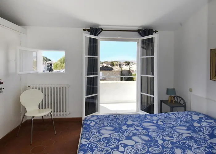 Huebsches Haus Direkt Am Wasser, St. Tropez 15 Min! Casa de Férias *