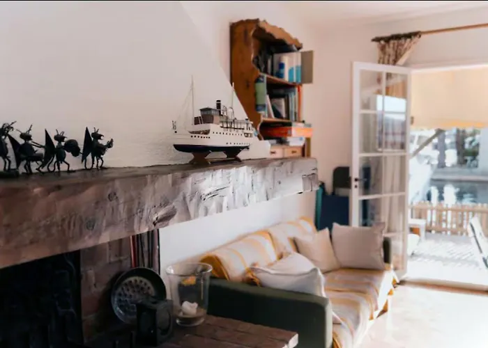 Huebsches Haus Direkt Am Wasser, St. Tropez 15 Min! * Grimaud